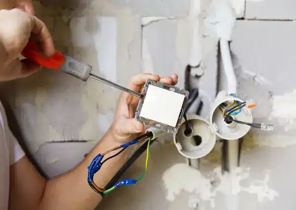 You are currently viewing Common Electrical Issues a Residential Electrician Can Fix