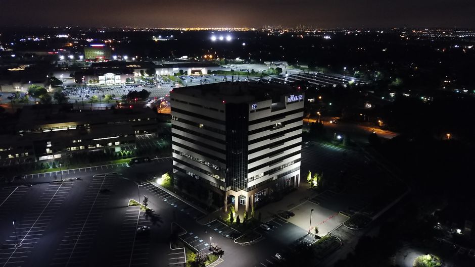 You are currently viewing How to Choose the Right Parking Lot Lighting Contractor